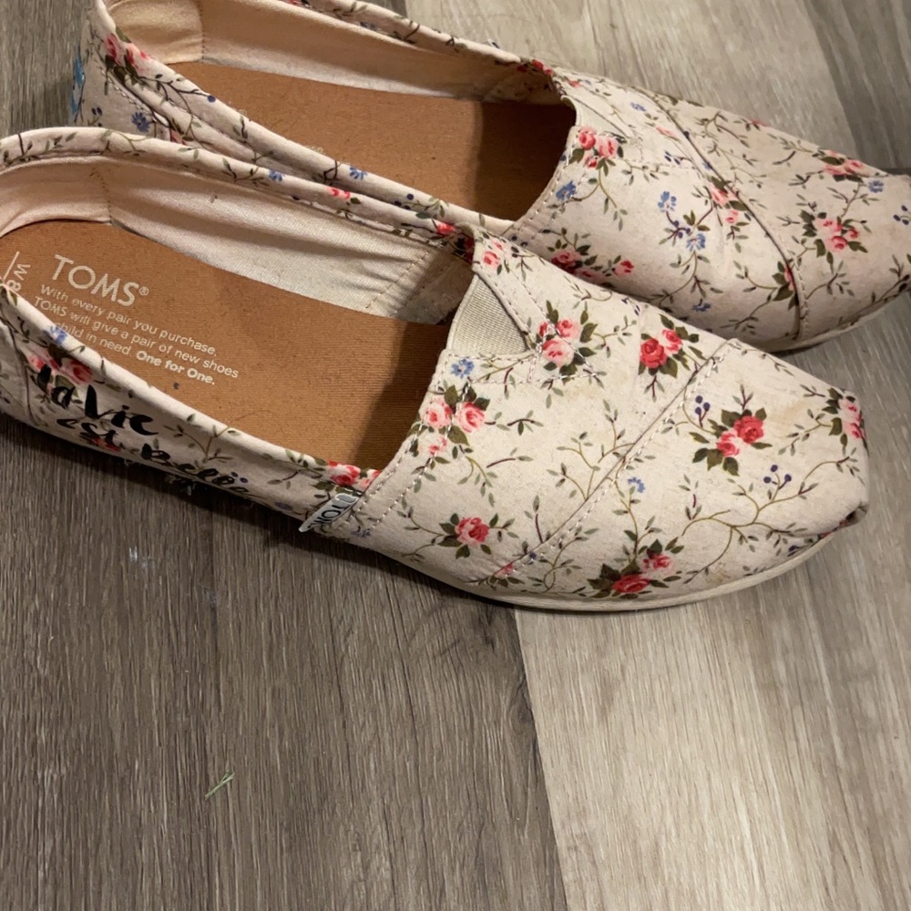 Toms